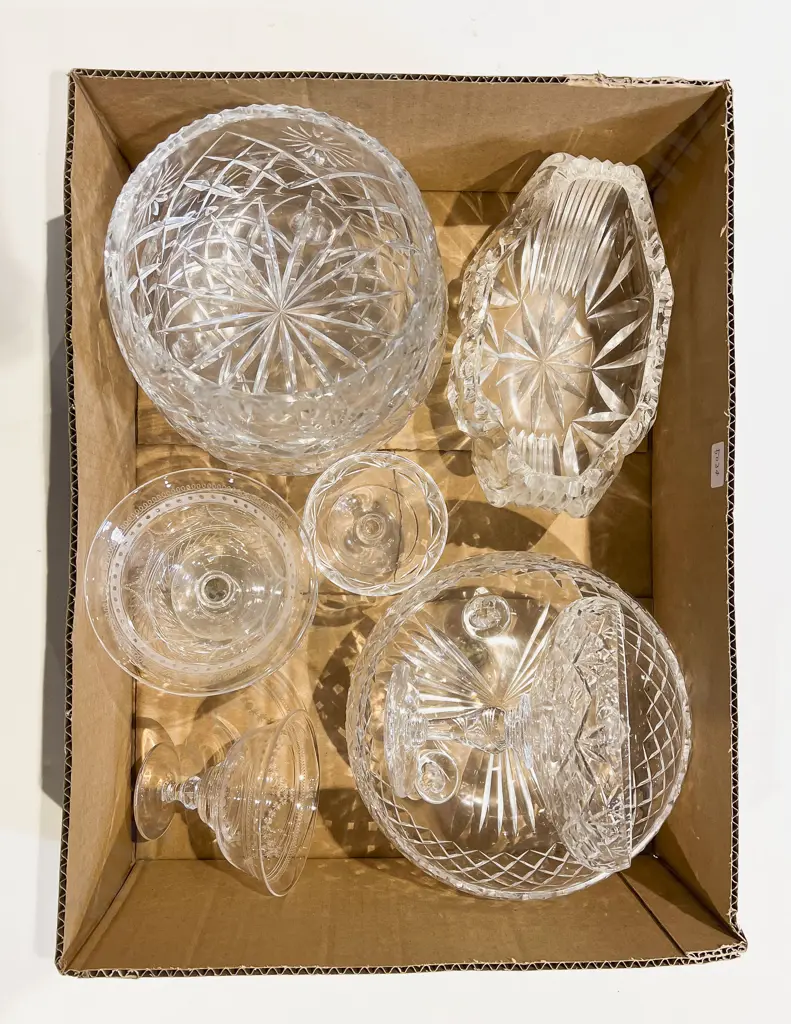 Qty of Assorted Crystal Image 1++