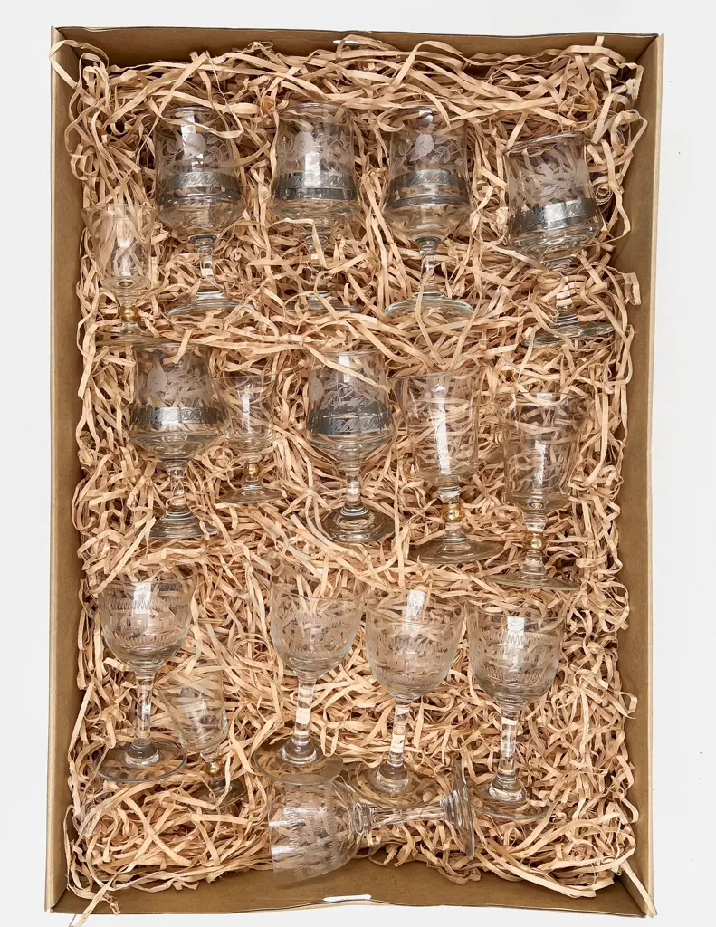 Qty of Assorted Glass Ware Image 1++