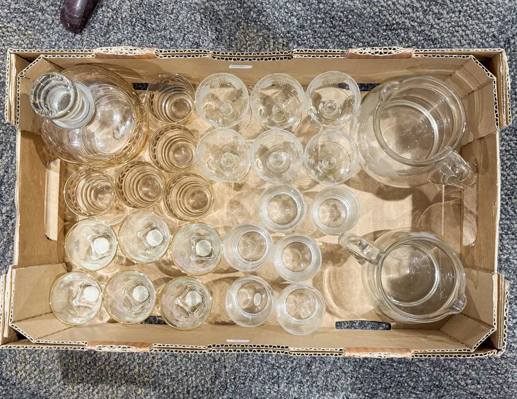 Box Qty of Assorted Glass Ware Image 1++