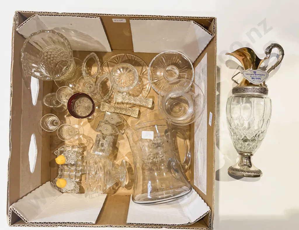 Box Qty of Assorted Crystal & Glass Ware Image 1++
