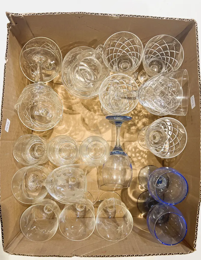 Box Qty of Assorted Crystal & Glass Ware Image 1++