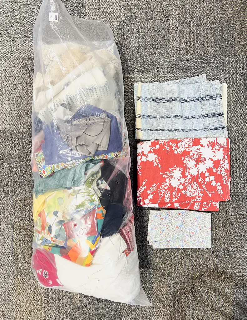 Qty of Assorted Vintage Table Linen & Upholstery Fabric Image 1++