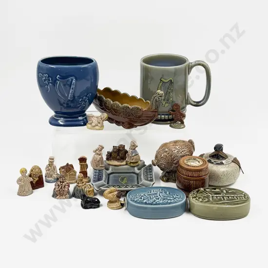 Box Qty of Assorted Wade