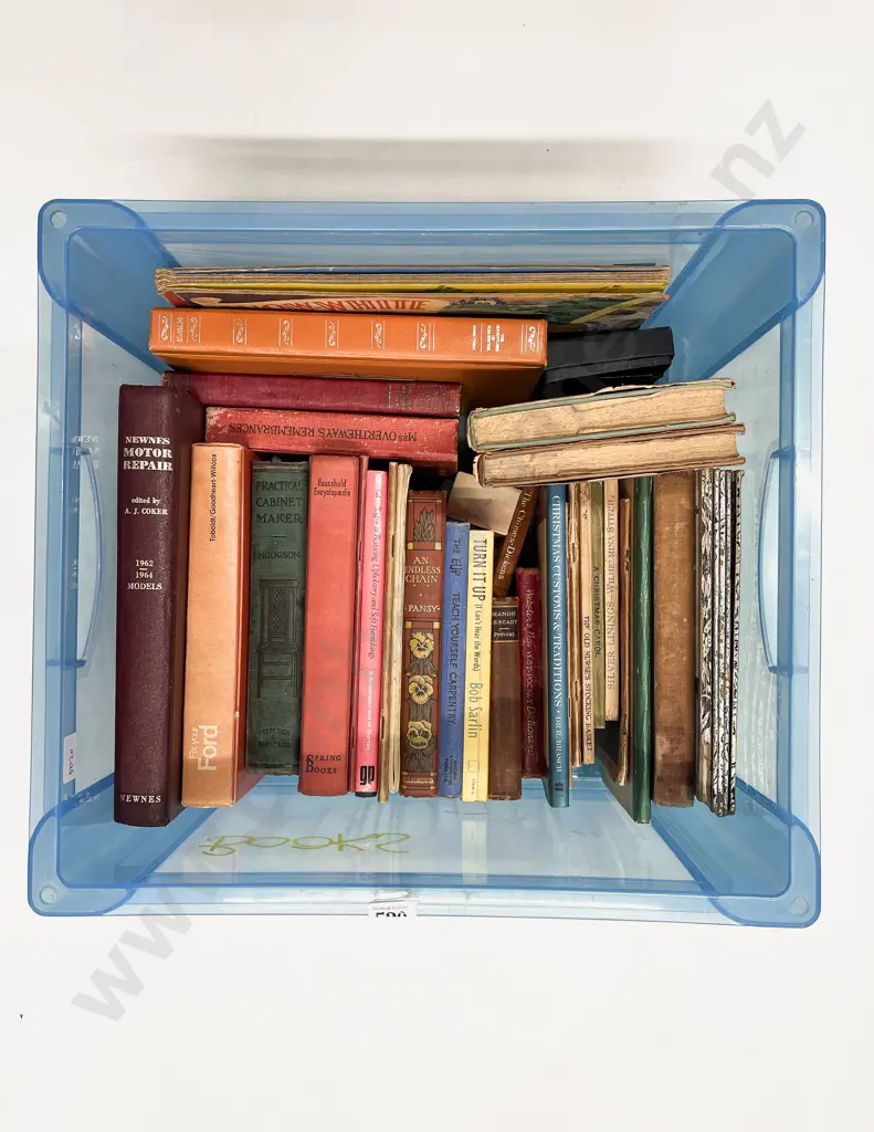 Box of Assorted Vintage Books Image 1++