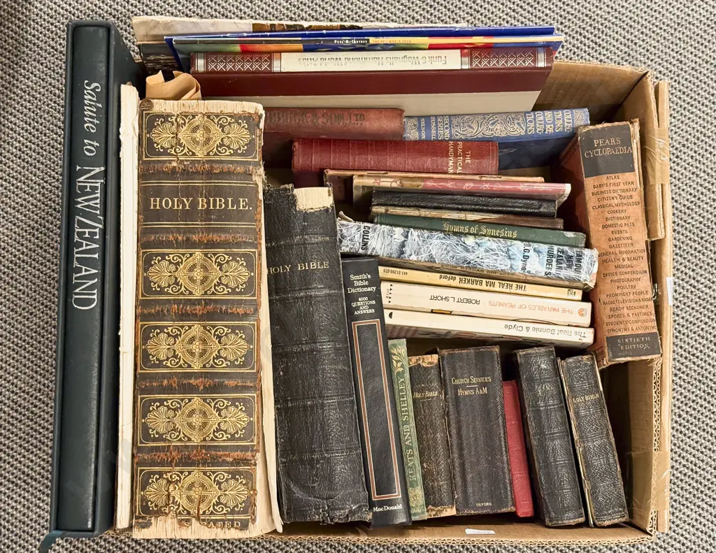 Box of Assorted Vintage Books Image 1++