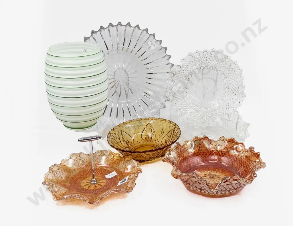 Small Quantity of Assorted Glass incl Carnival Glass Image 1++
