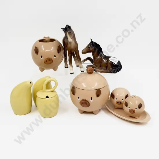 Small Quantity of Assorted Novelty Salt & Peppers etc