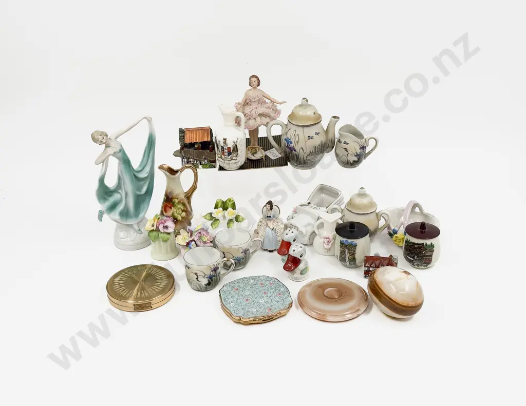 Quantity of Assorted Figures & Floral Ornaments etc Image 1++