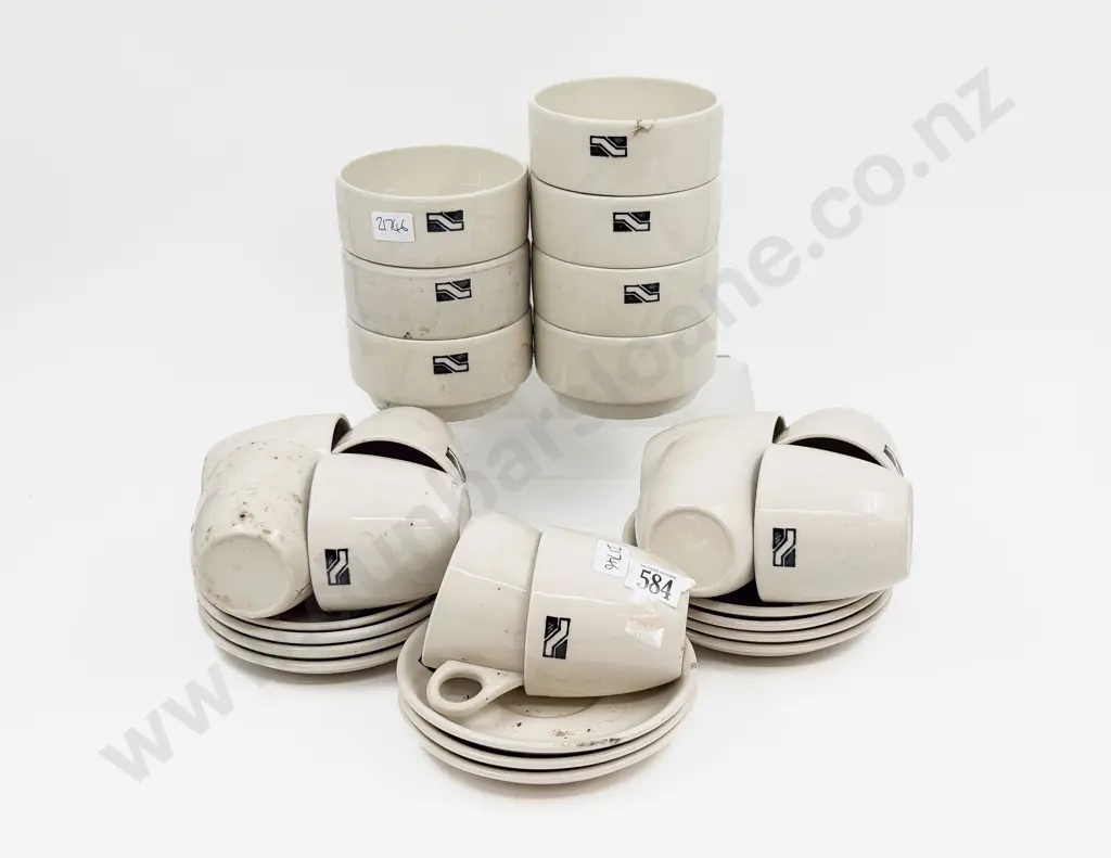 Qty of Crown Lynn NZR Crockery Image 1++