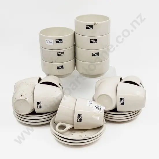 Qty of Crown Lynn NZR Crockery