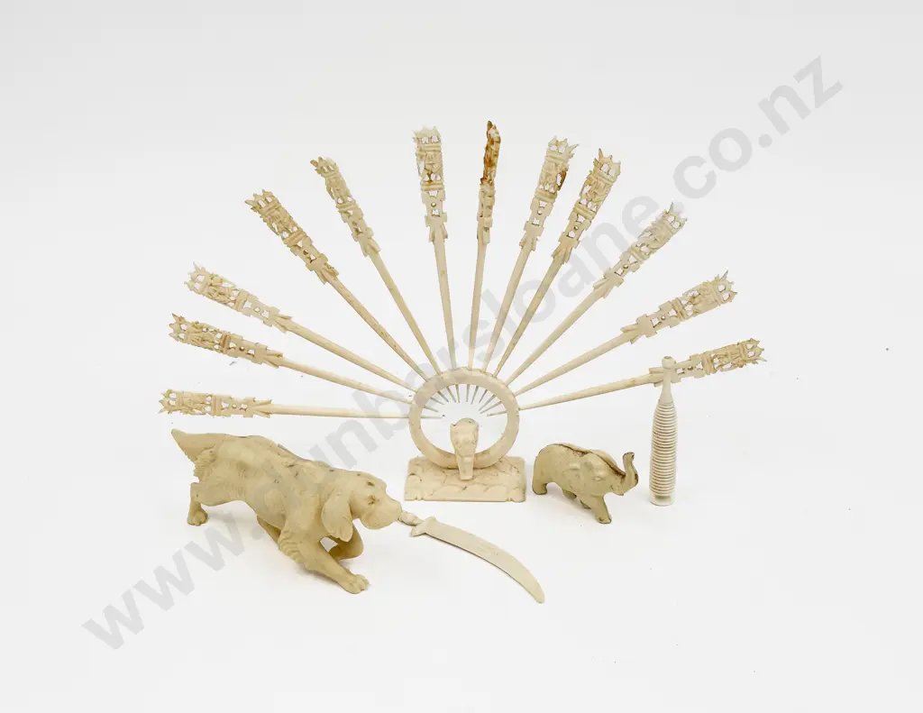 Qty of Assorted Ivory & Resin Image 1++