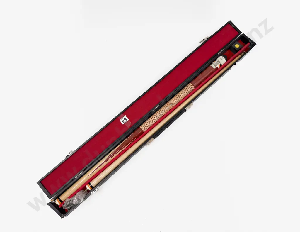 Cased Pool Cue Image 1++