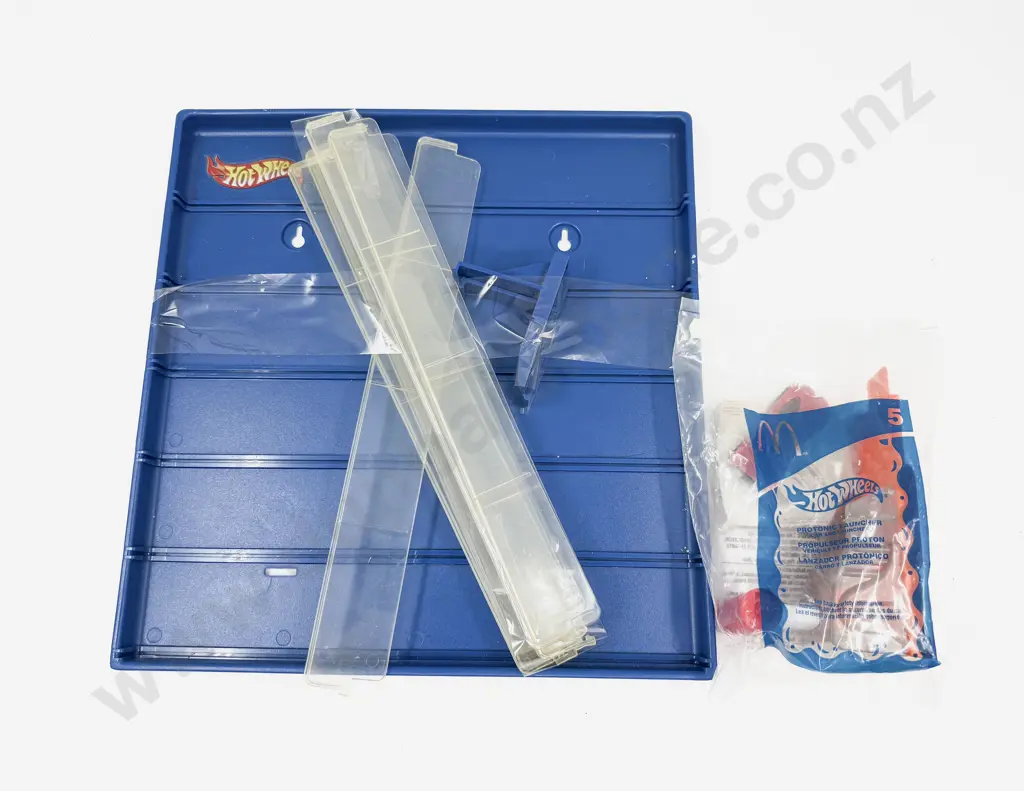 Qty of Assorted Model Vehicles & Assorted Hotwheels Accessories Image 1++