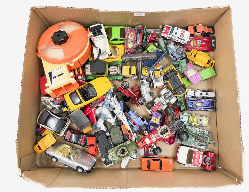 Box Qty of Assorted Model Vehicles Image 1++