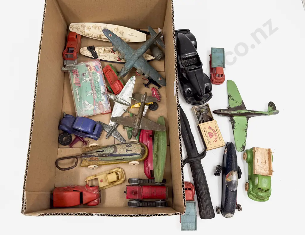 Box Qty of Assorted Vintage Model Vehicles Image 1++