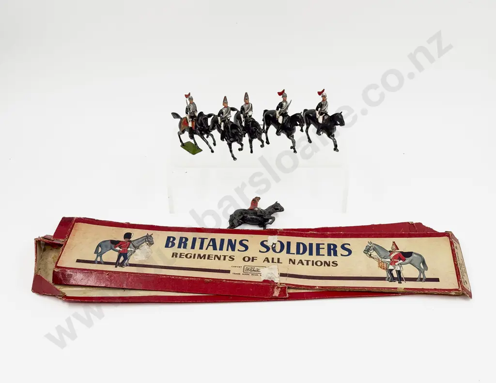 Six Vintage British Soldiers etc Image 1++