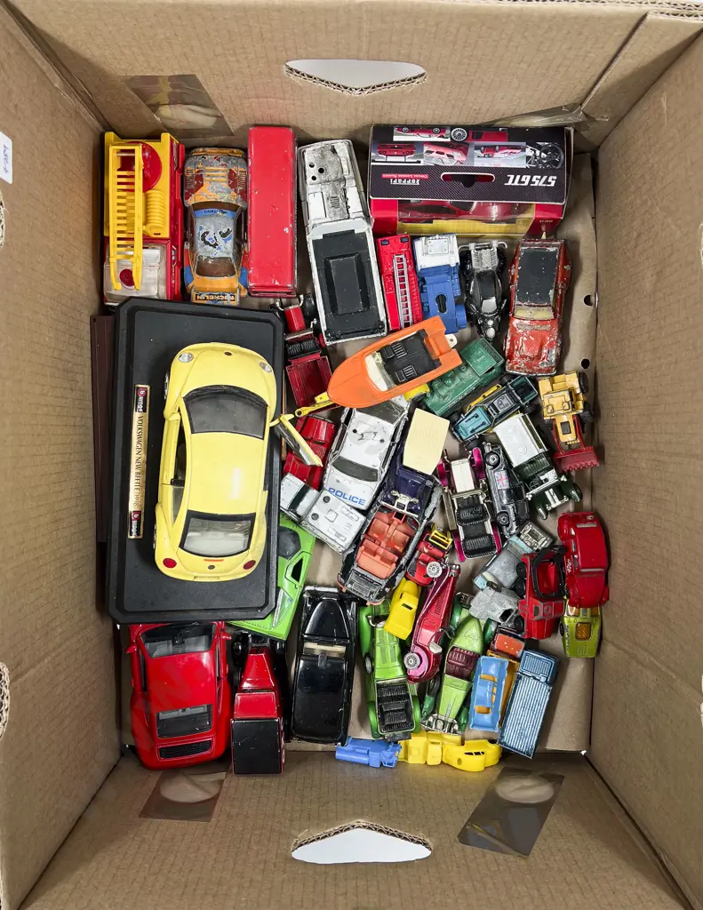 Box Qty of Assorted Model Vehicles Image 1++