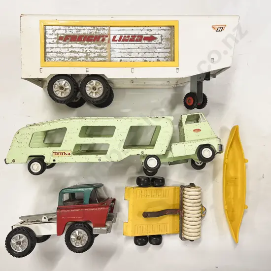 Box of Assorted Vintage Model Vehicles incl Tonka