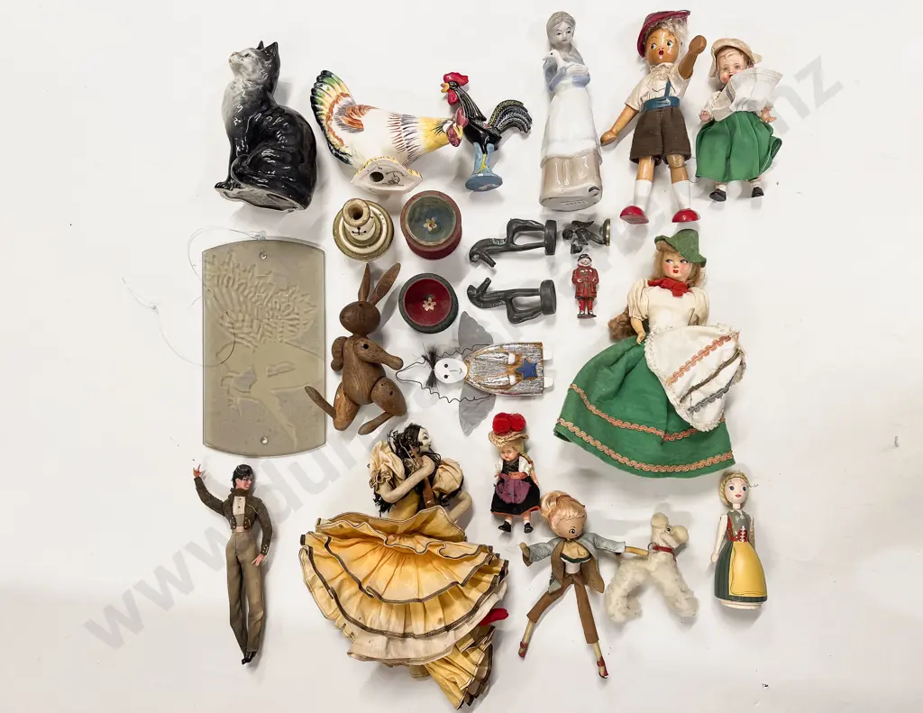 Box Qty of Assorted Toys & Ornaments etc Image 1++