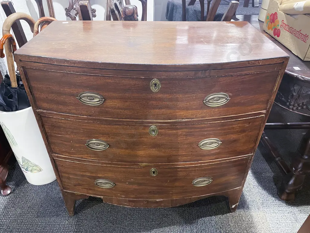 Regency Mahogany Bowfront Three Drawer Chest (A/F) Image 1++