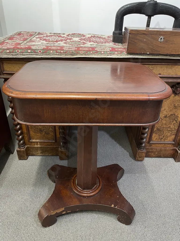 WM IV Mahogany Work Table Image 1++