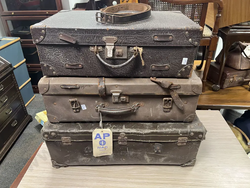 Three Assorted Vintage Suitcases Image 1++