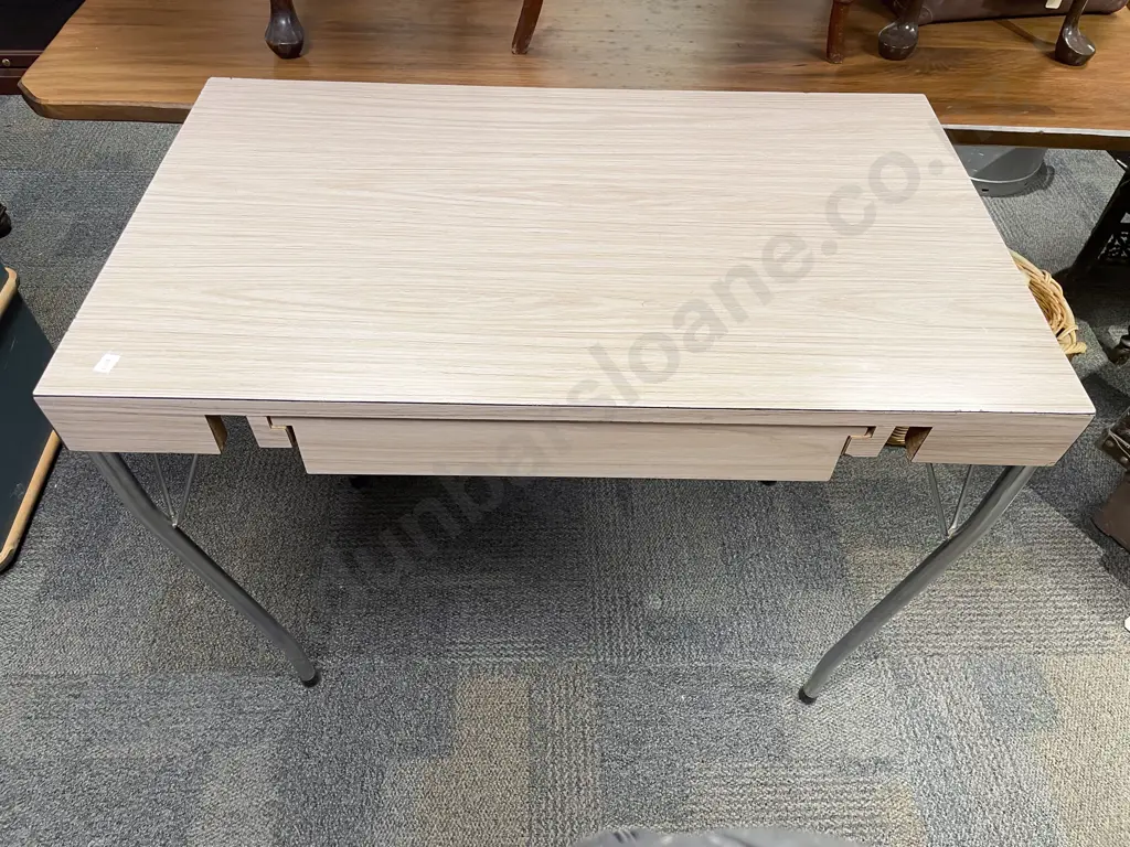 Formica Single Drawer Kitchen Table Image 1++