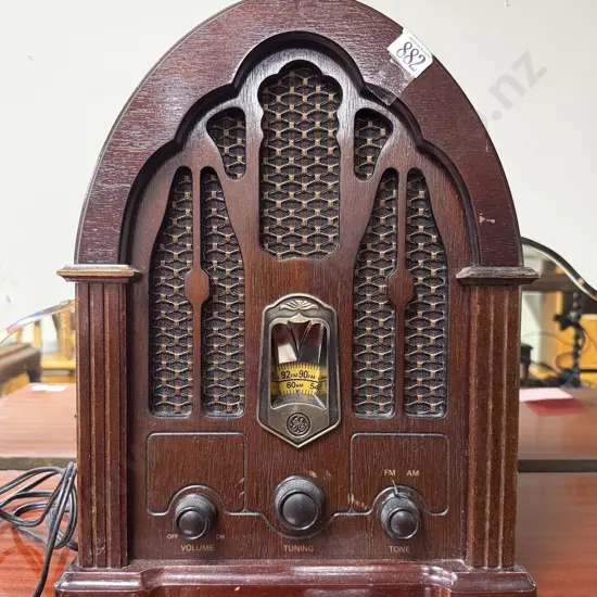 Reproduction Arch Topped Radio