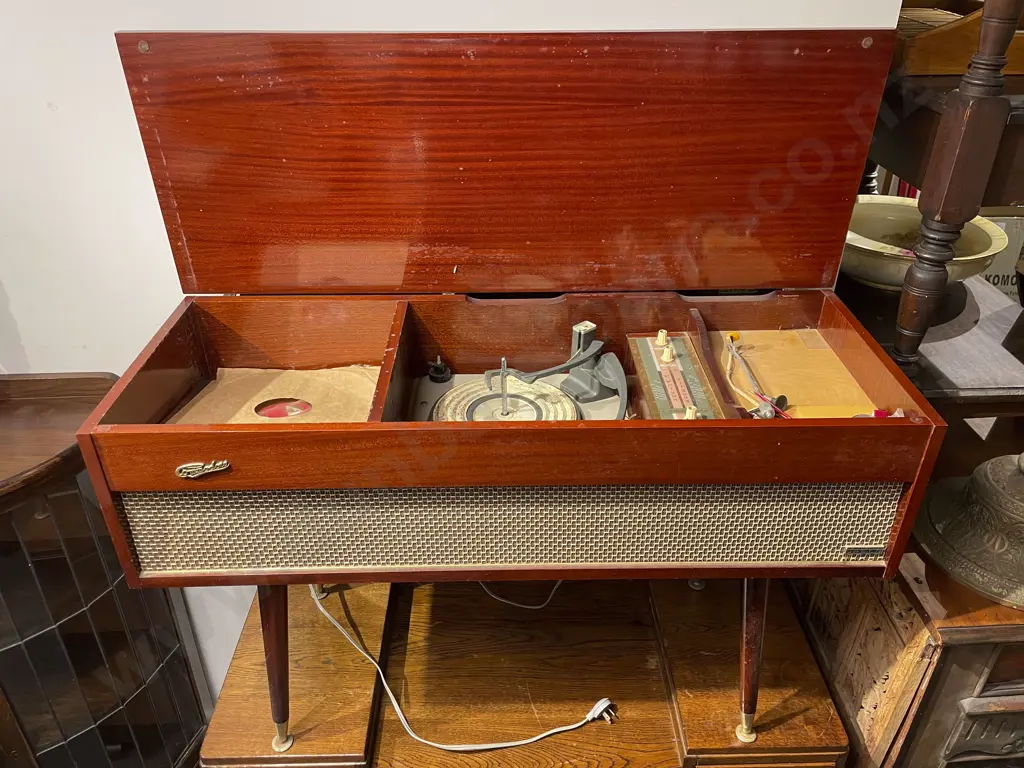 Mid Century Mahogany Tilt Top "Commodore/Dreco" Stereogram Image 1++