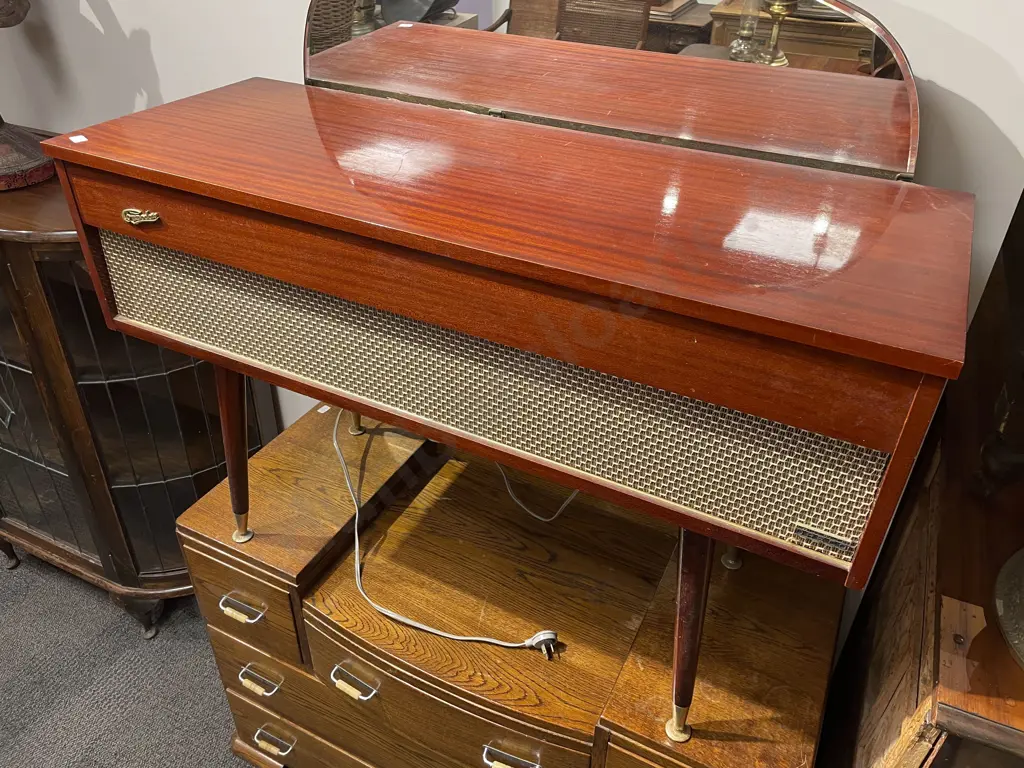 Mid Century Mahogany Tilt Top "Commodore/Dreco" Stereogram Image 1++