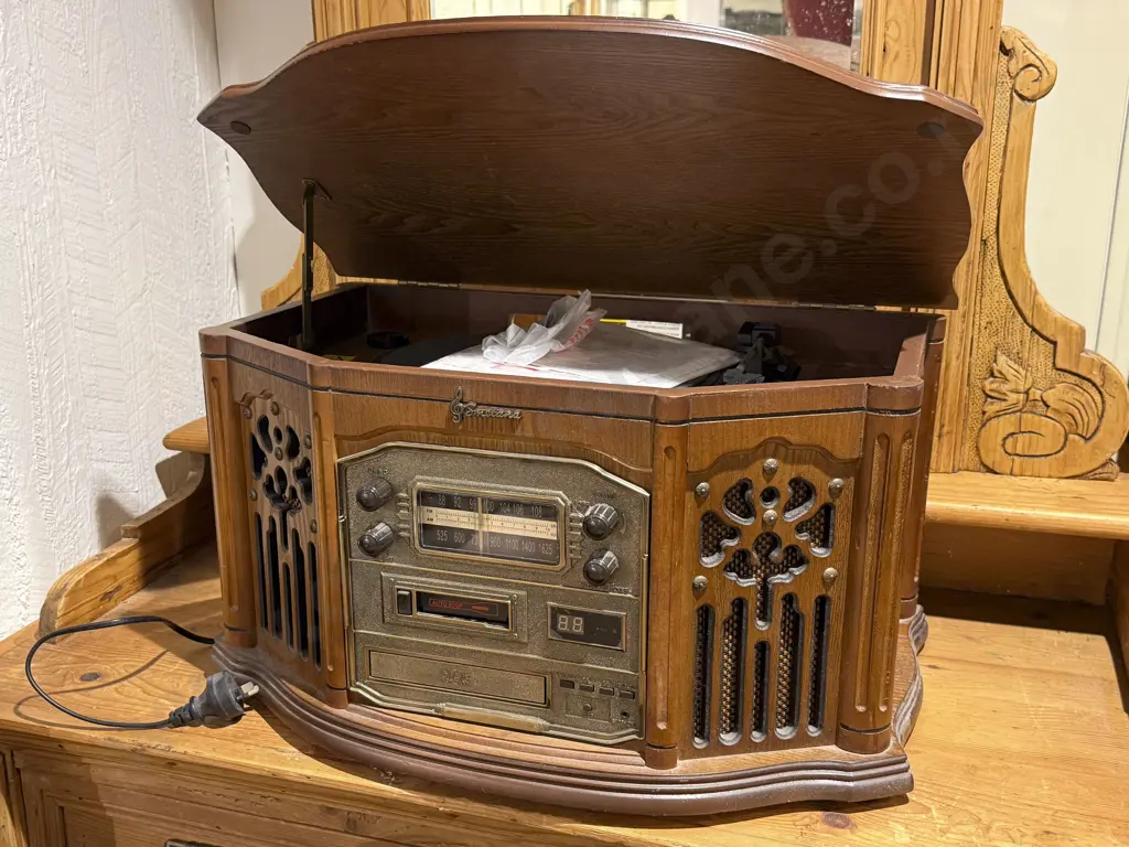 Retro Design Record Player Radiogram Image 1++