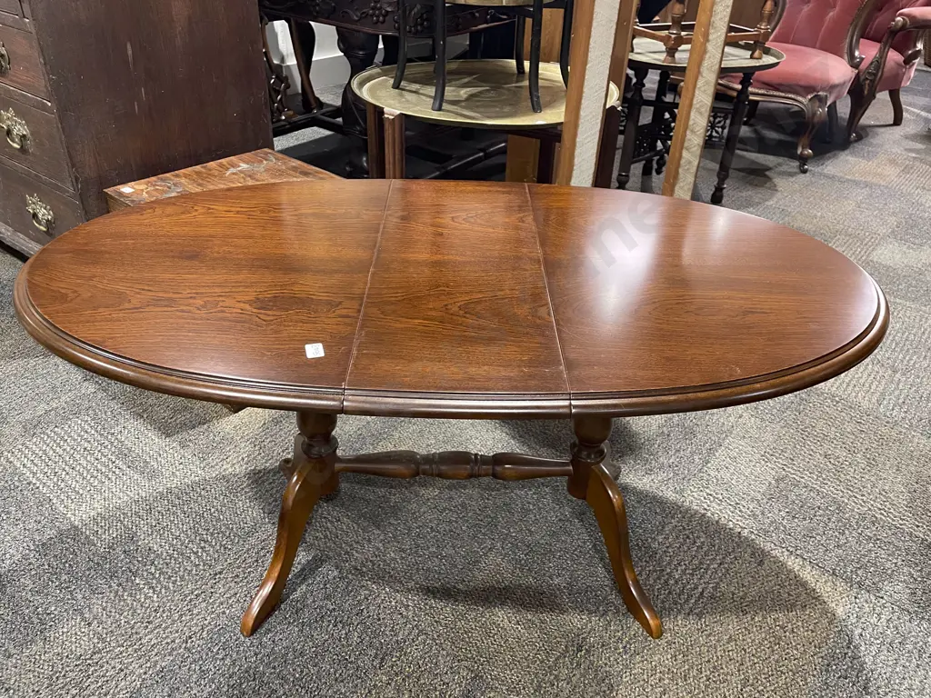 Mahogany Dropside Oval Occasional Table Image 1++