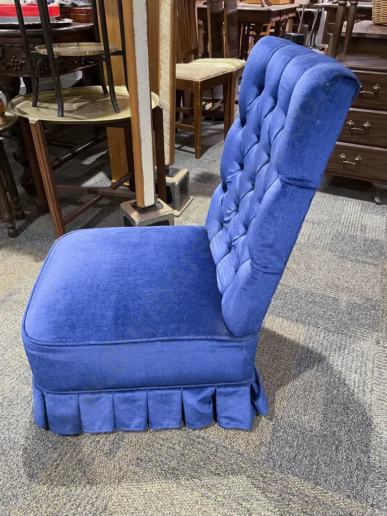 Button Back Bedroom Chair Image 1++