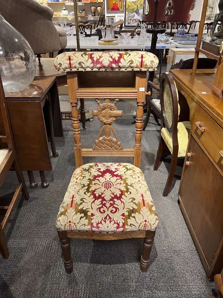 Prie Dieu Chair Image 1++