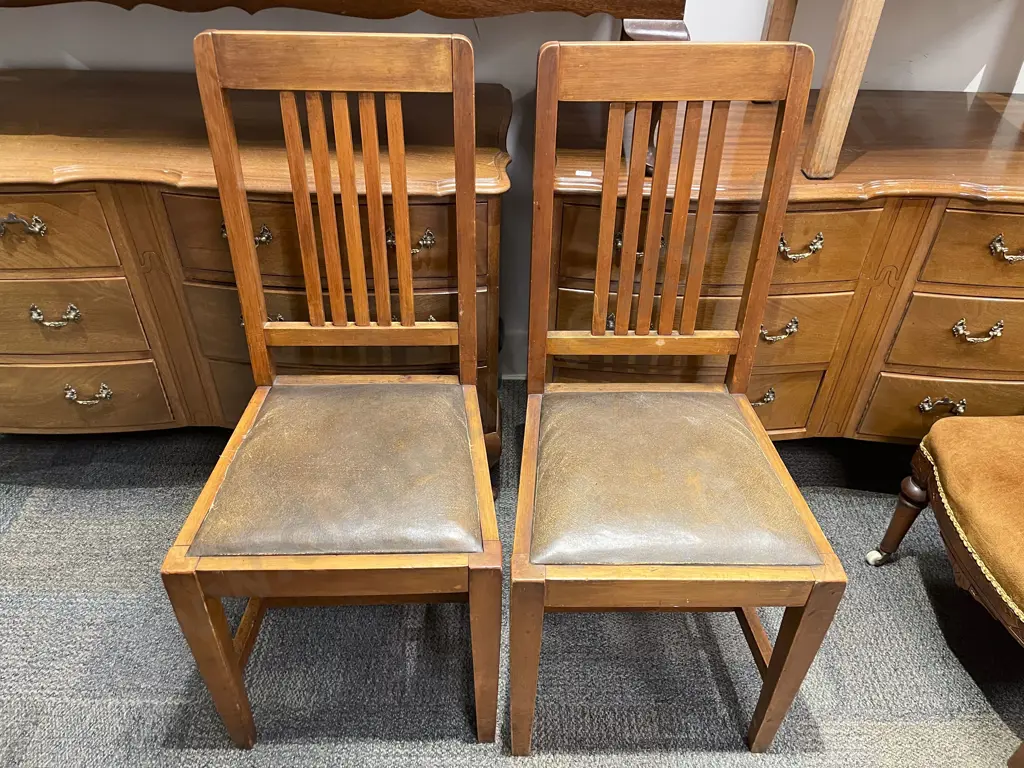 Oak Extn Dining Table with Six Stick Back Dining Chairs Image 1++