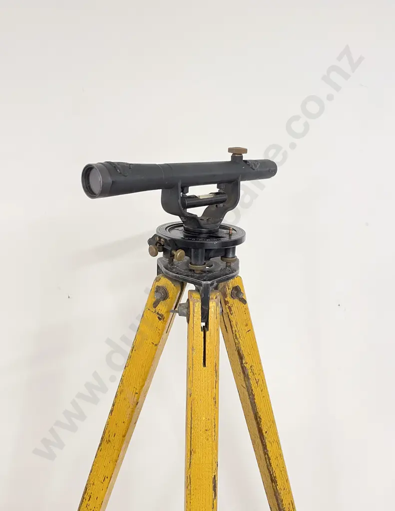 Vintage C.L. Berger & Sons Cased Dumpy Level together with Tripod Stand Image 1++