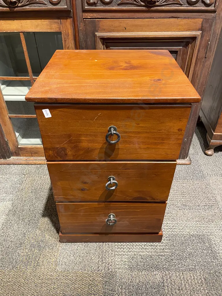 Three Drawer Bedroom Chest Image 1++