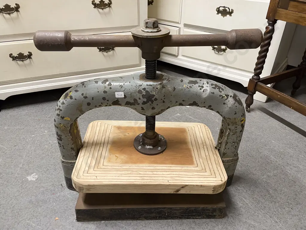 Large Heavy Vintage Book Press Image 1++