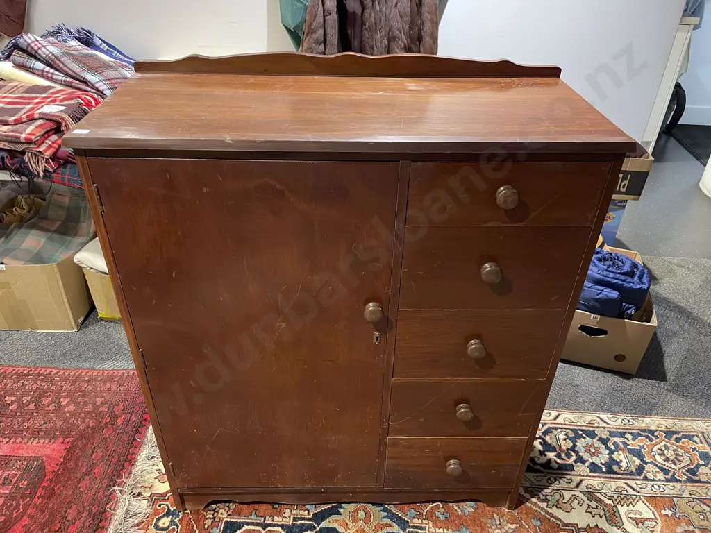 Manrobe with Five Drawers to Side Image 1++