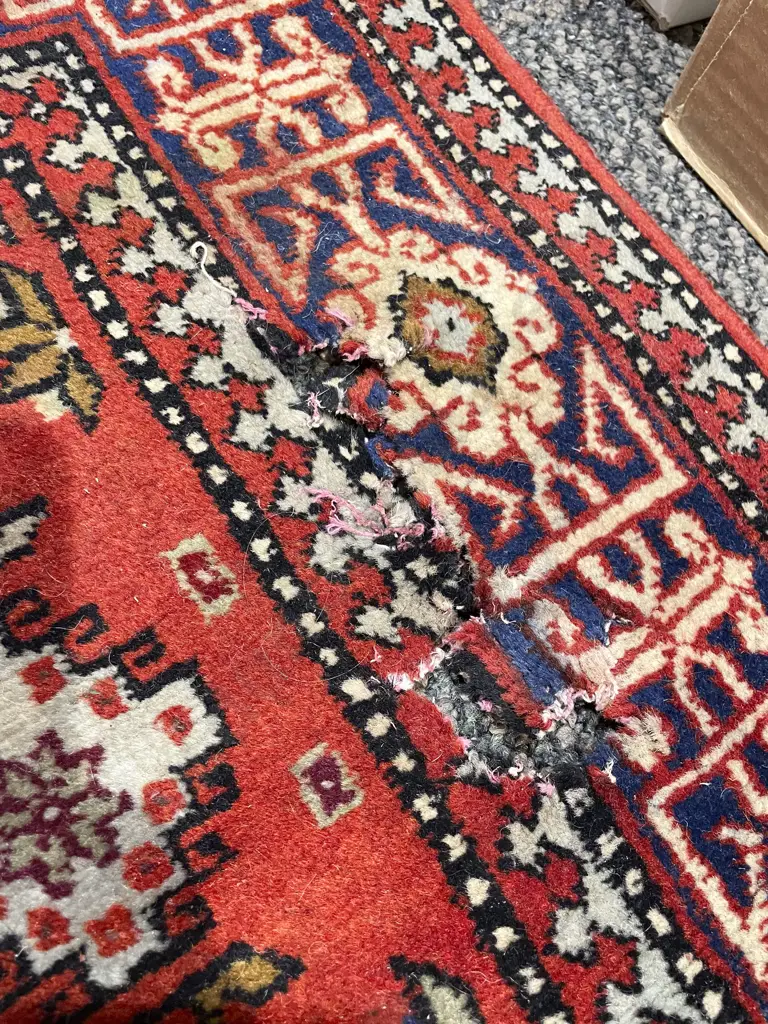 Small Persian Floor Rug Image 1++