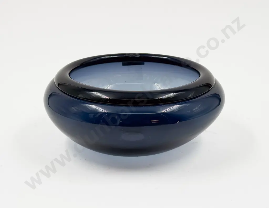 Unmarked Mid C20th Studio Glass Table Bowl Image 1++