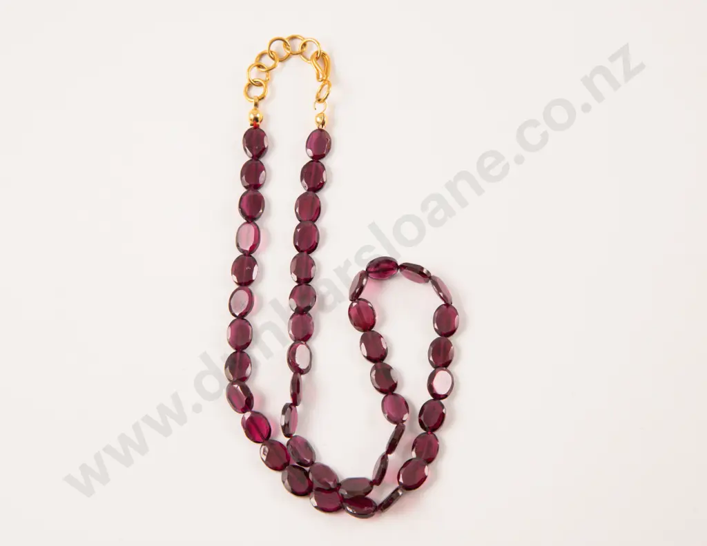 Single Strand Uniform Garnet Bead Necklace Image 1++