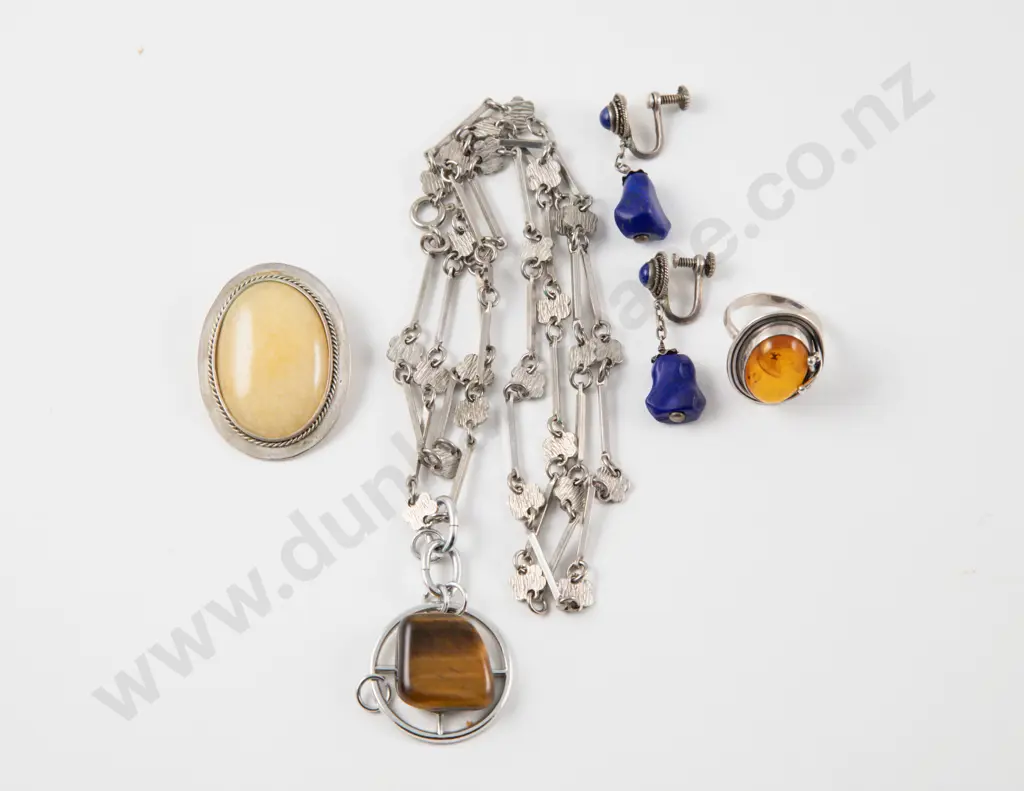 S/S Single Stone Amber Ring with Brooch and Two Others Image 1++