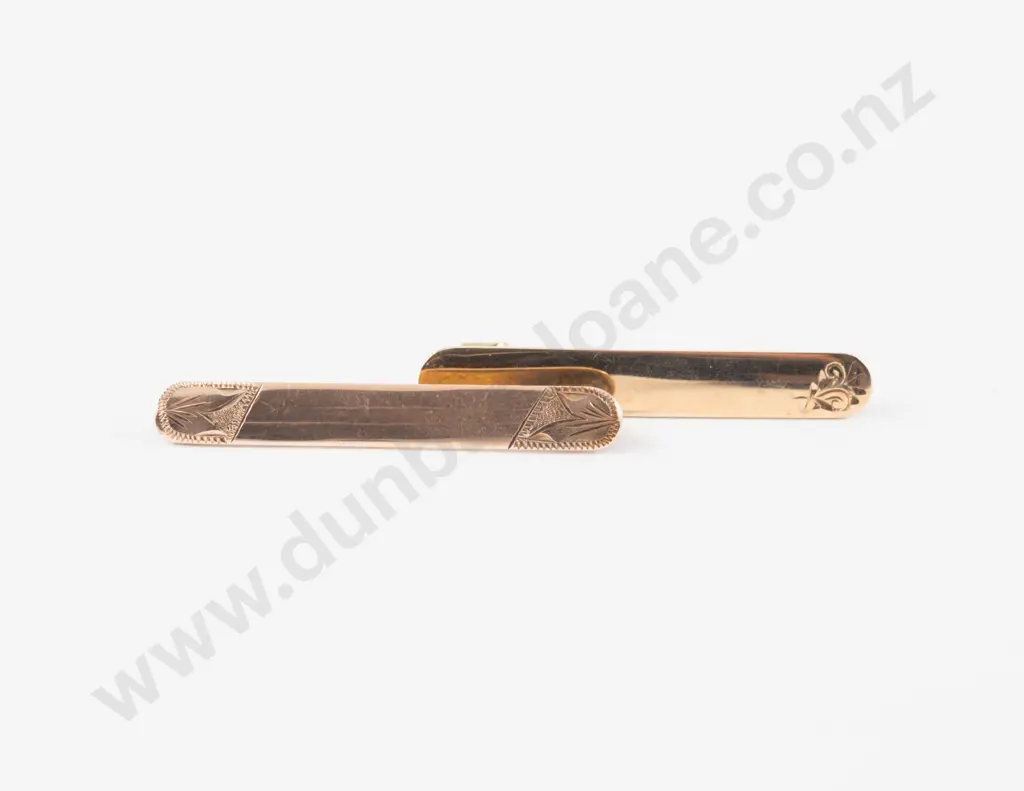 Two 9ct Engraved Bar Brooches Image 1++