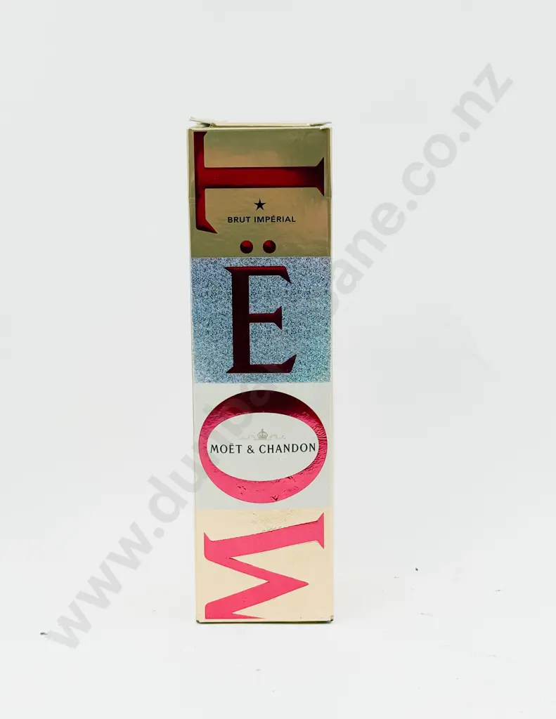 Moet & Chandon "Brut Imperial" Champagne in Box Image 1++