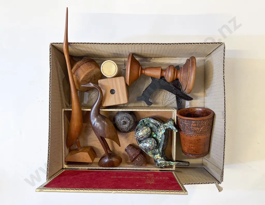 Qty of Assorted Wooden Ornaments Together with Paua Shell Ornaments etc Image 1++