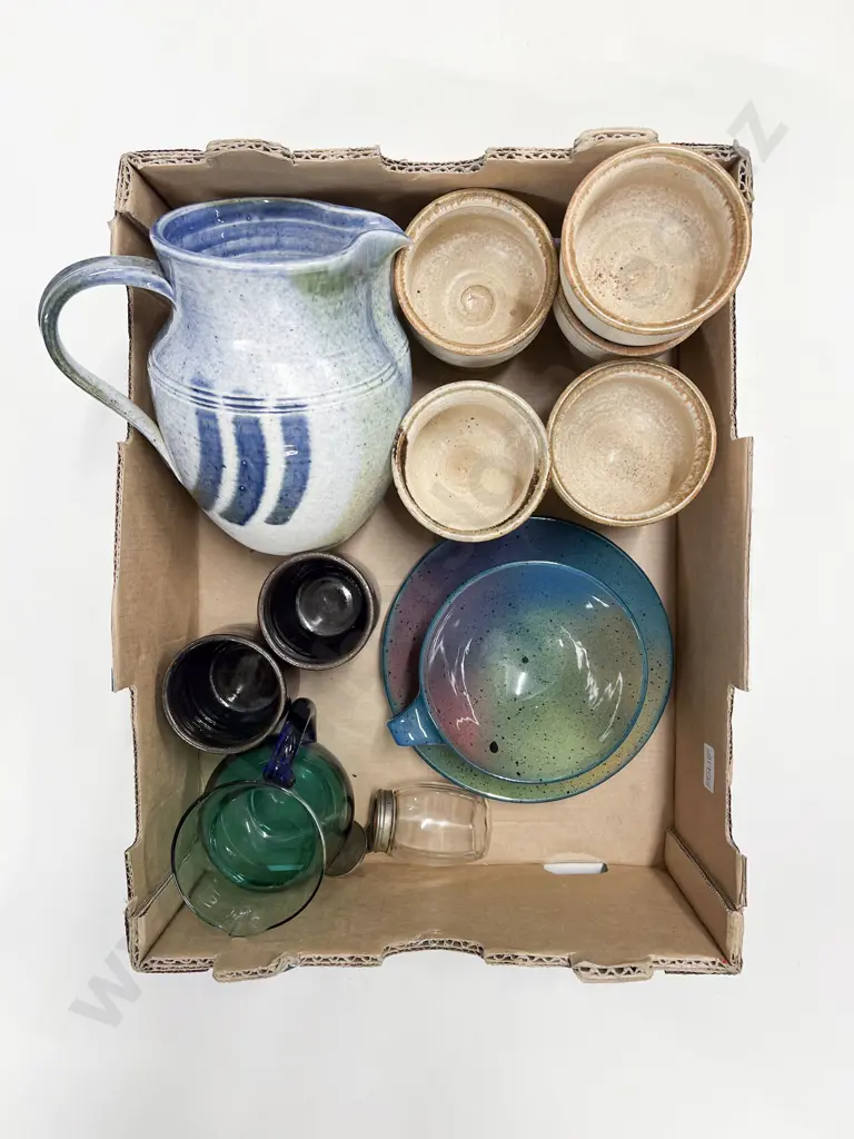 Box Quantity of Assorted Pottery etc Image 1++