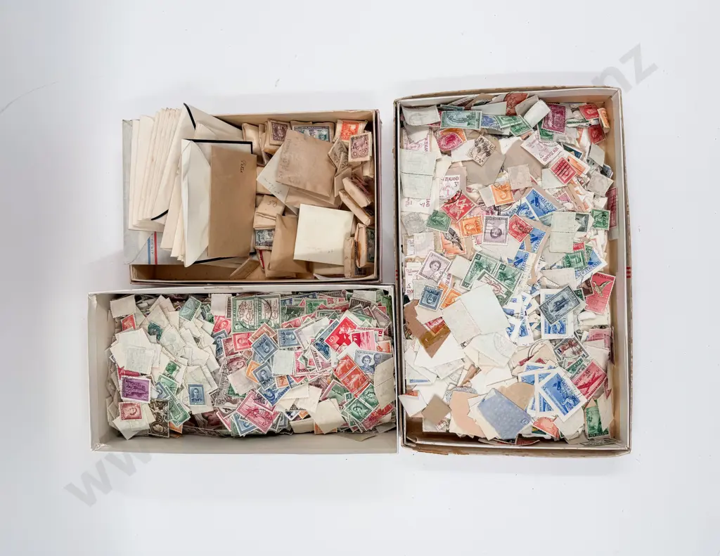 Qty Loose Semi-Sorted Mainly NZ Pre-decimal Stamps Image 1++