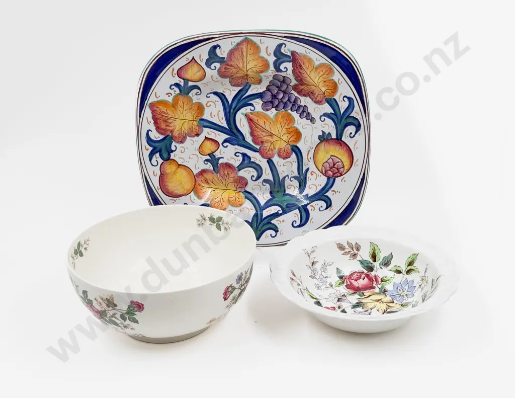 Wedgwood Table Bowl & Assorted Image 1++