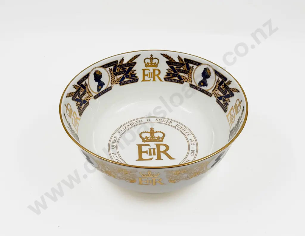 Coalport "QE II Silver Jubilee" Comm Pedestal Table Bowl Image 1++